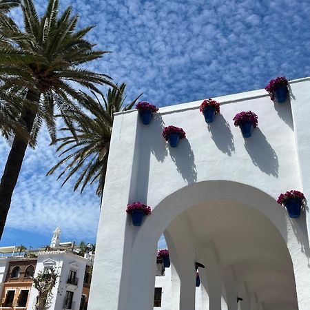 Sea & Pool View Garden Apartment Las Palmeras Nerja Eksteriør bilde