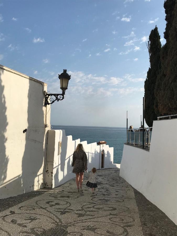 Sea & Pool View Garden Apartment Las Palmeras Nerja Eksteriør bilde