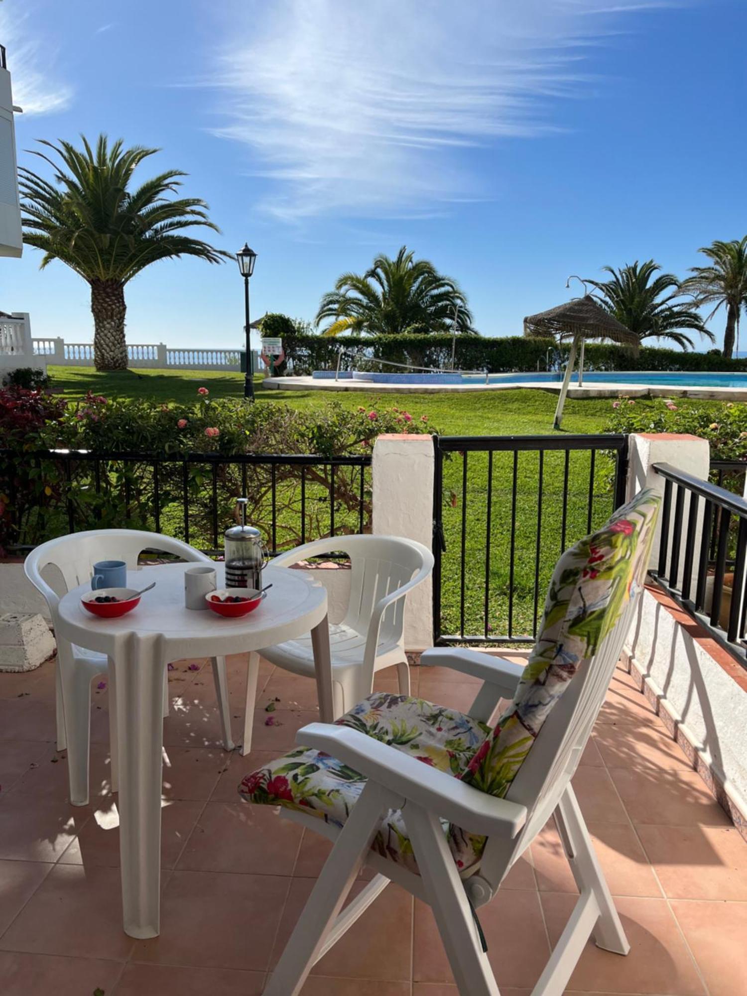 Sea & Pool View Garden Apartment Las Palmeras Nerja Eksteriør bilde